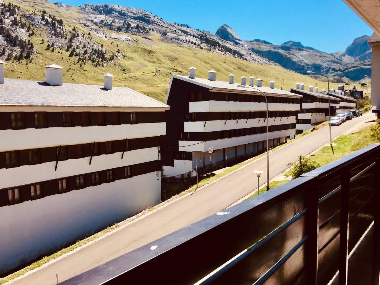 Casa Tuca Apartment Candanchu Bagian luar foto